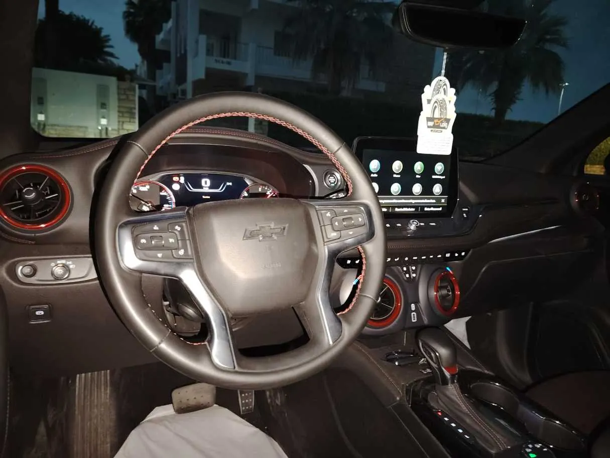 Car image 25