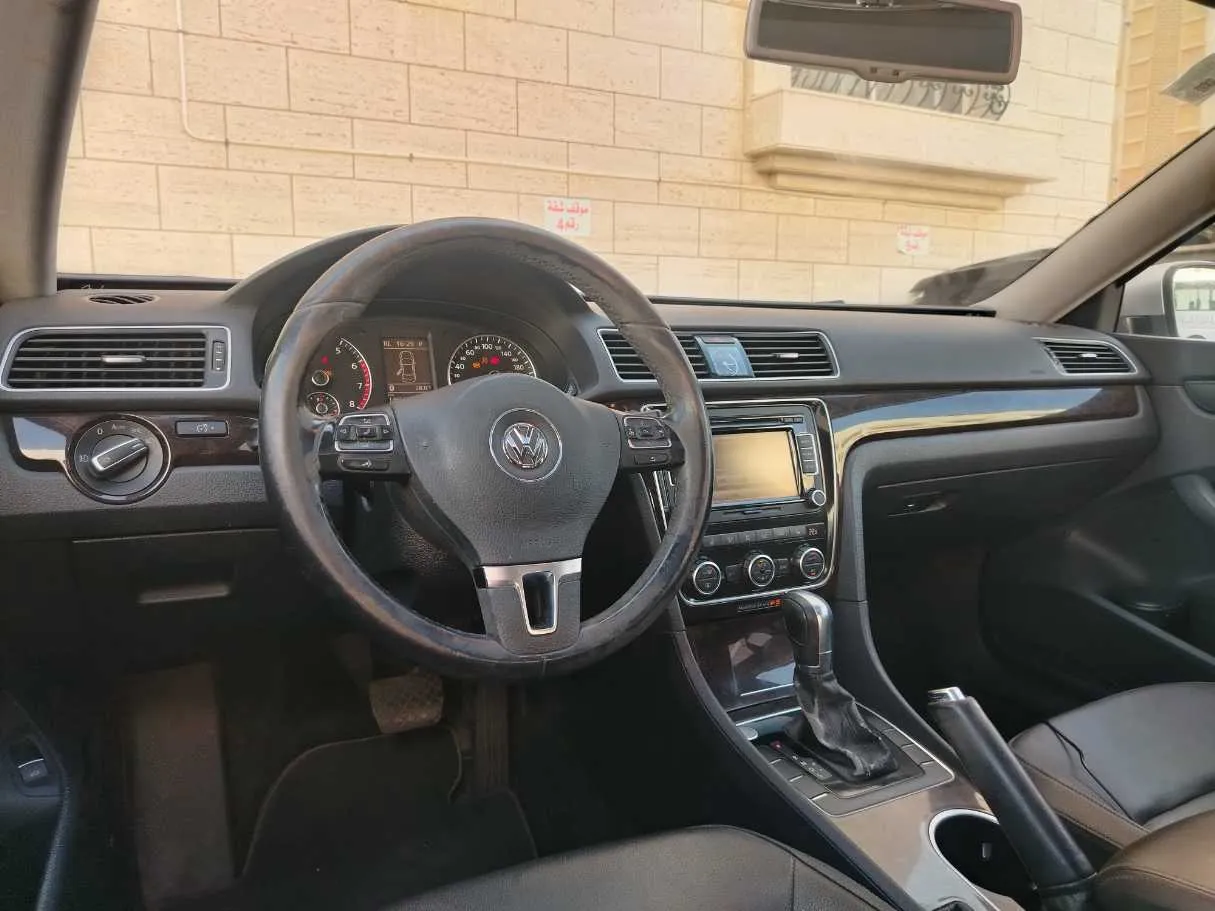 Car image 23