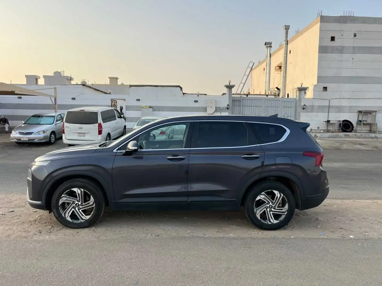 Car image 8