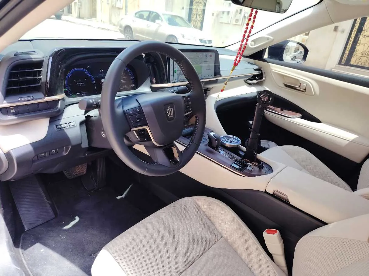 Car image 13