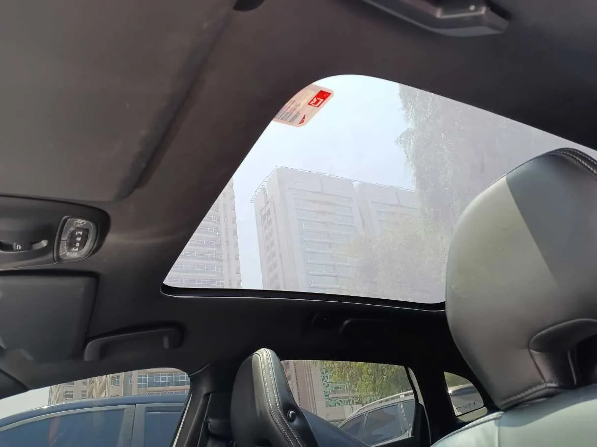 Car image 21