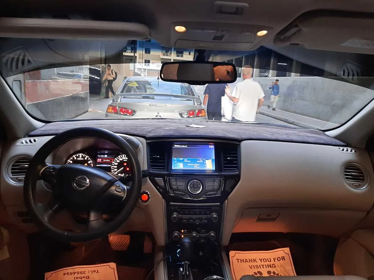 Car image 14