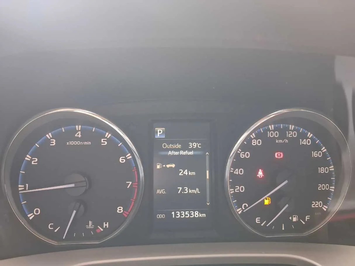 Car image 10