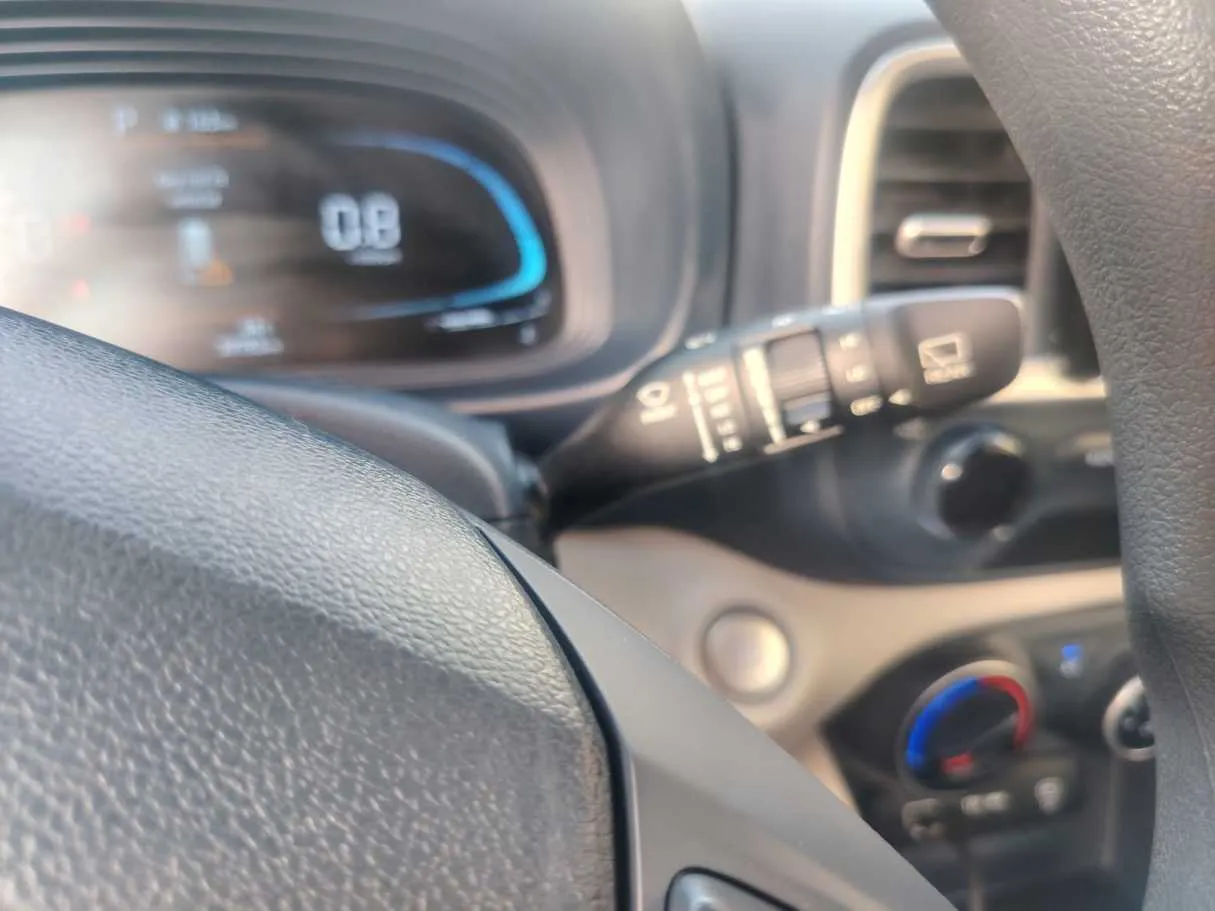 Car image 26
