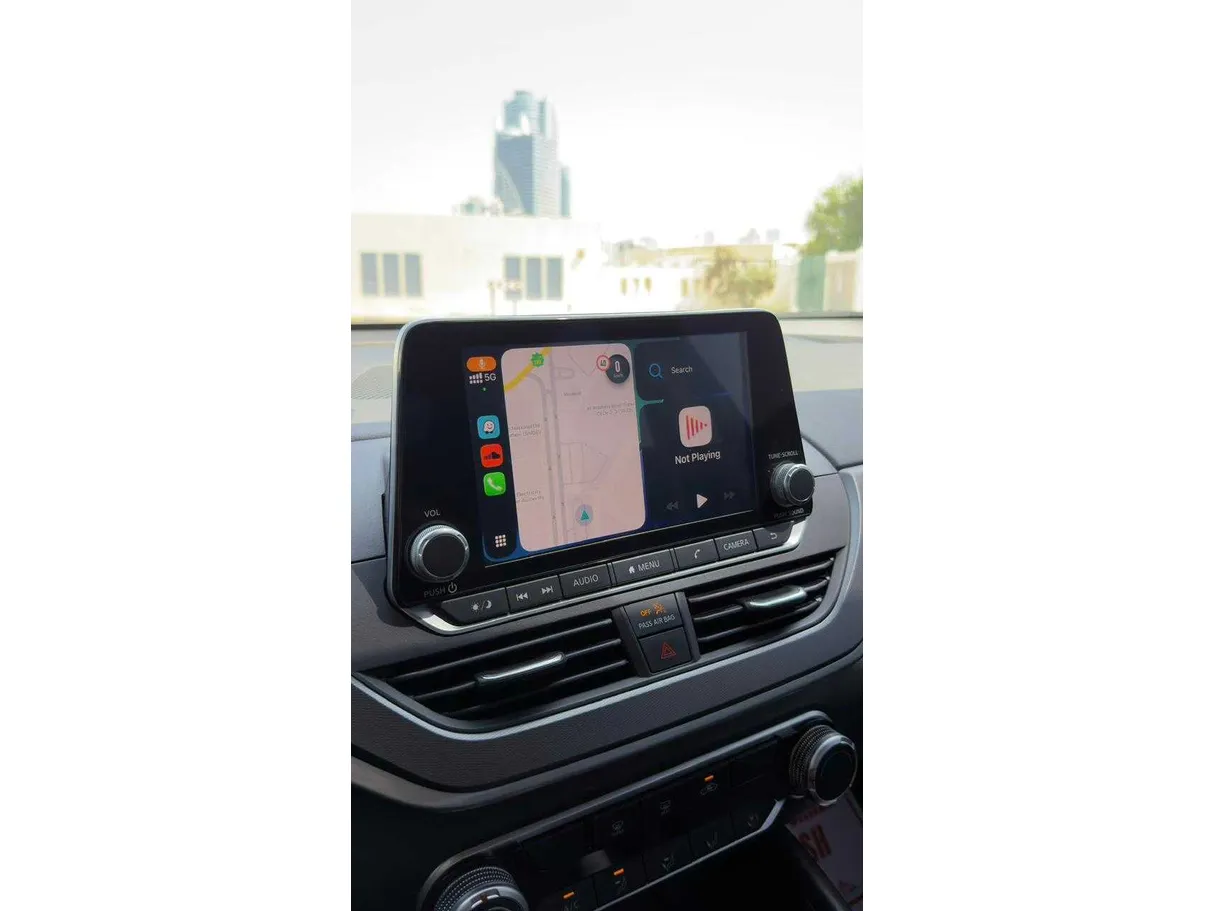 Car image 9