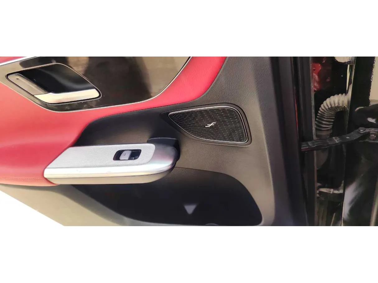 Car image 26