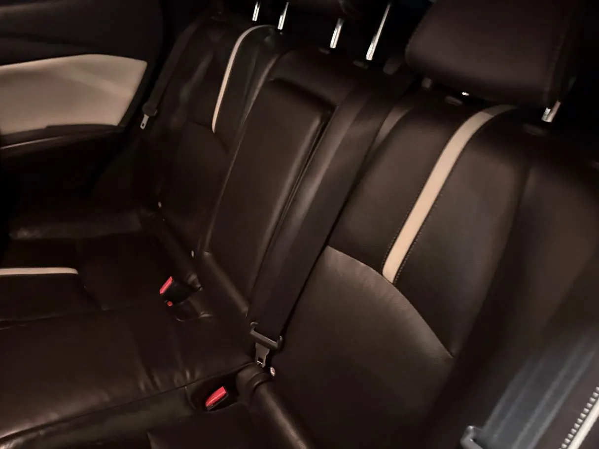 Car image 16