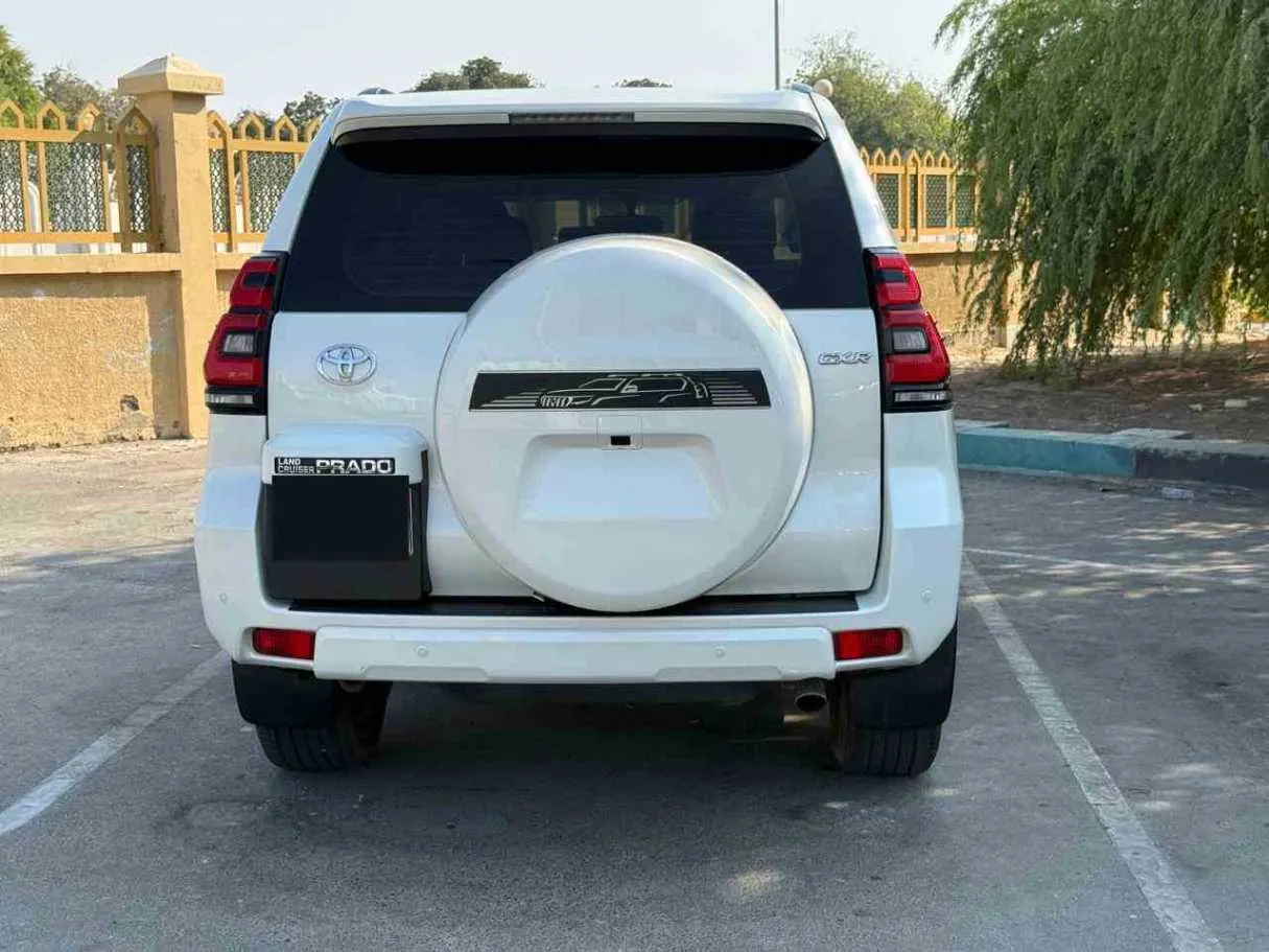 Car image 6