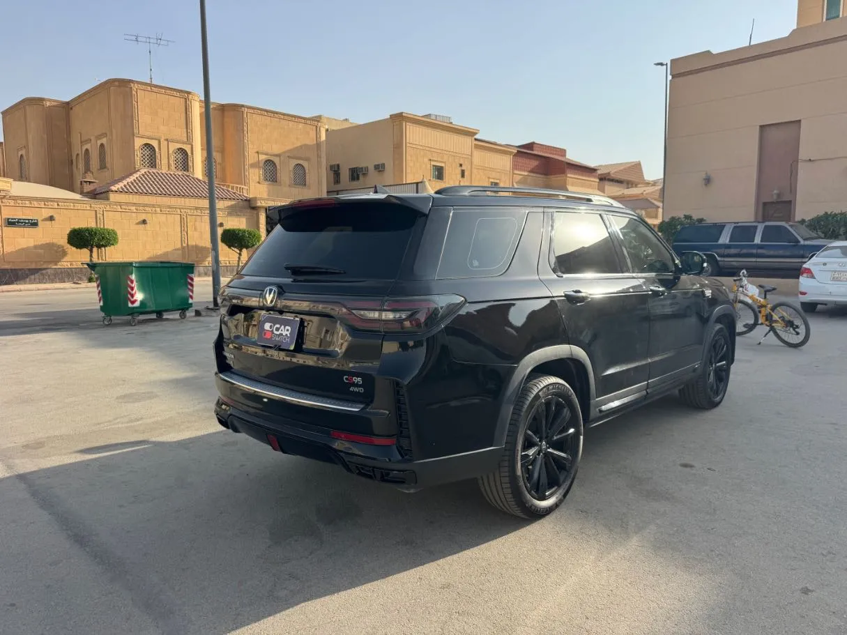 Car image 5