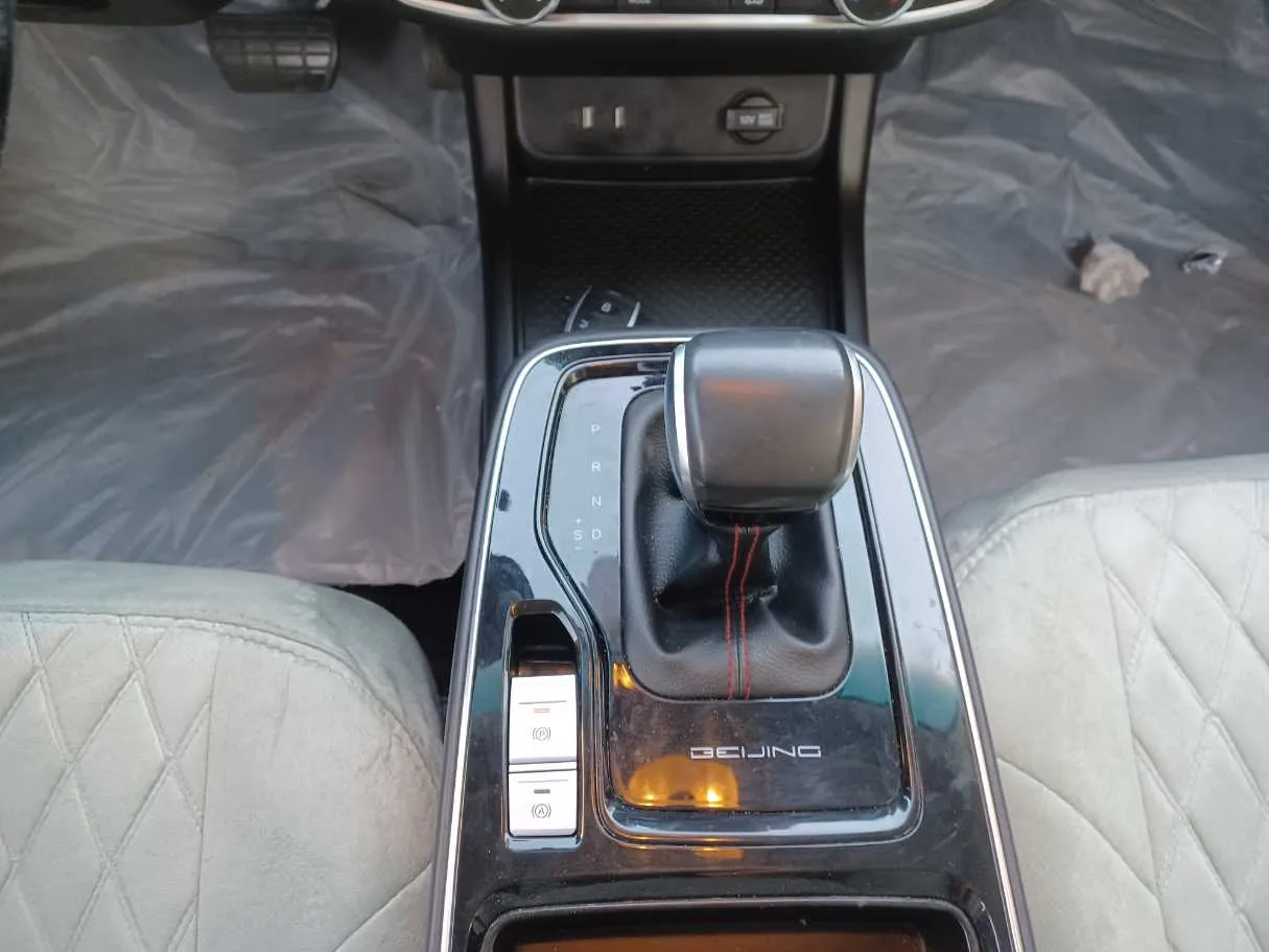 Car image 13