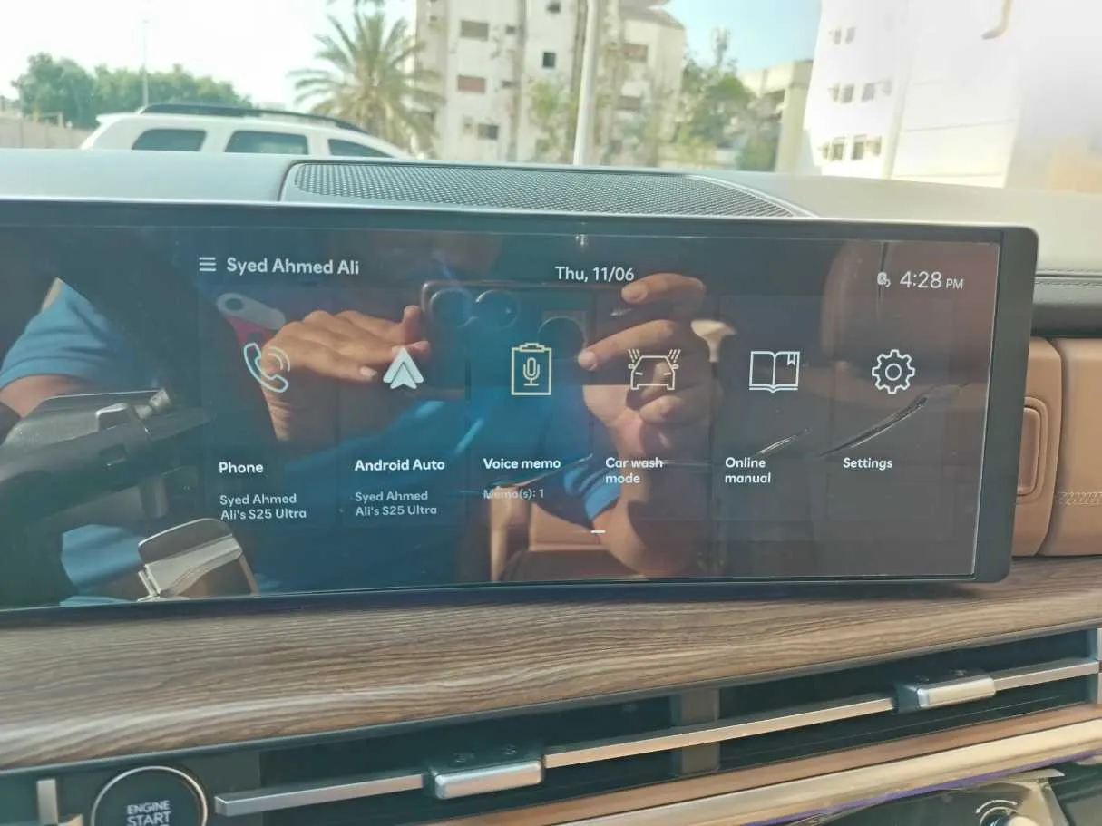 Car image 25