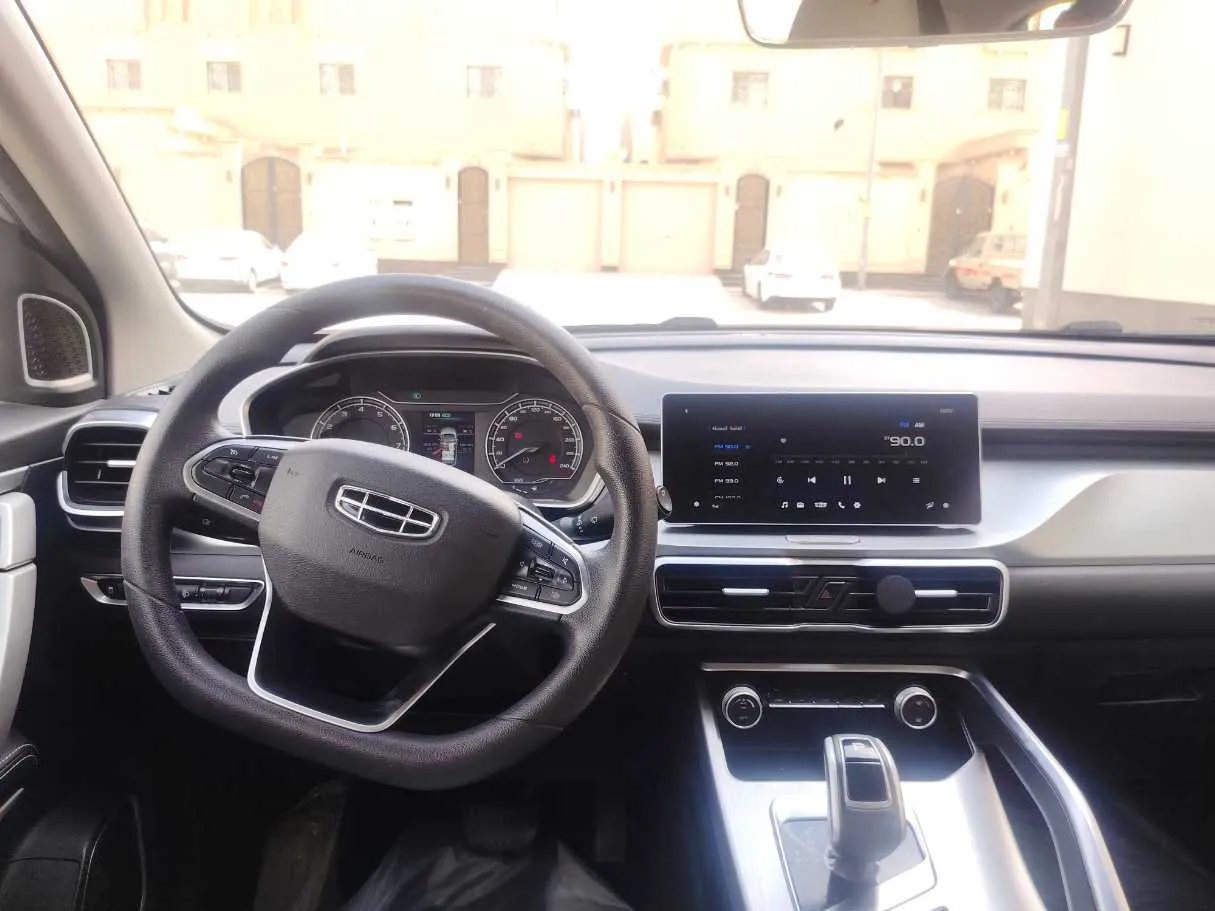 Car image 19