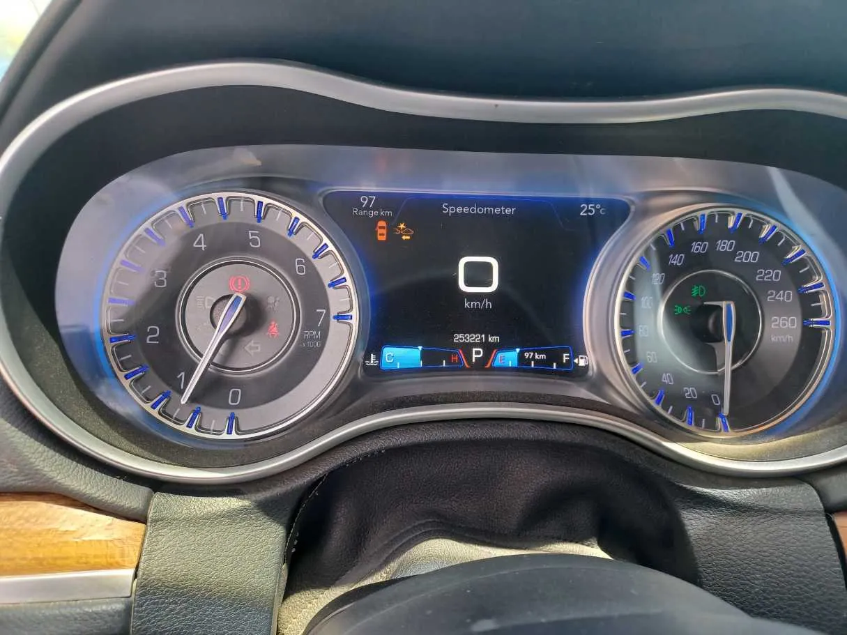 Car image 20