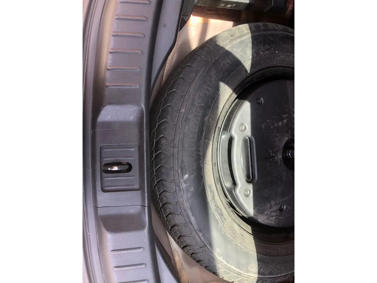 Car image 24
