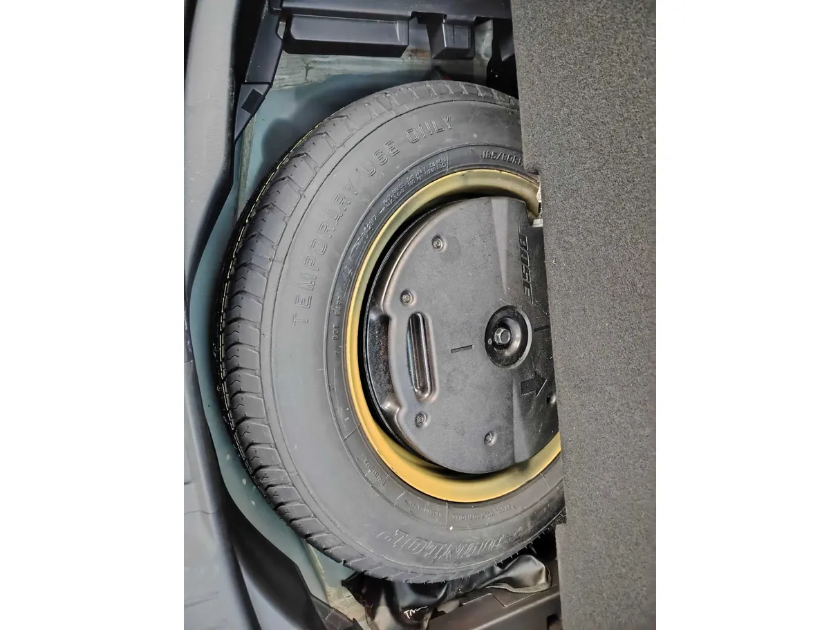 Car image 48