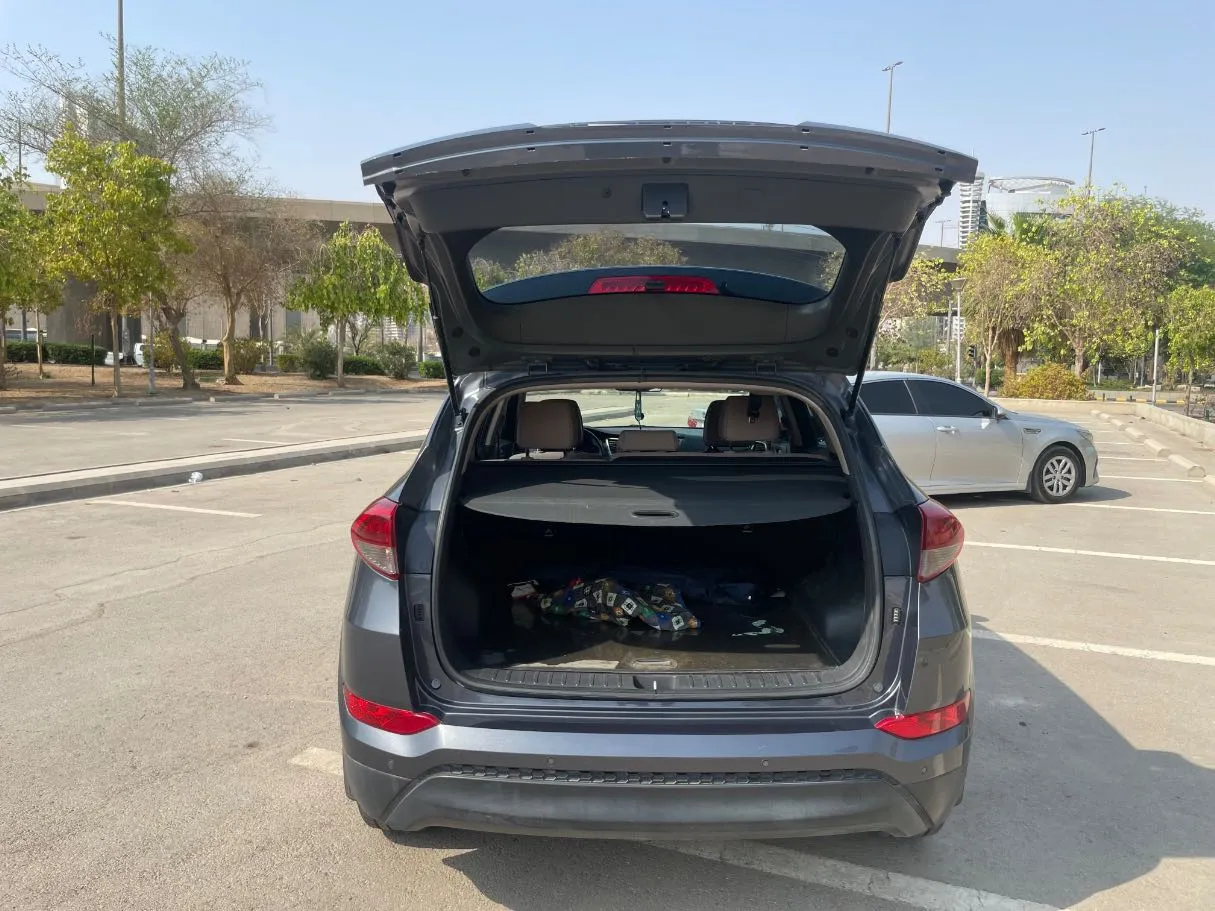 Car image 21