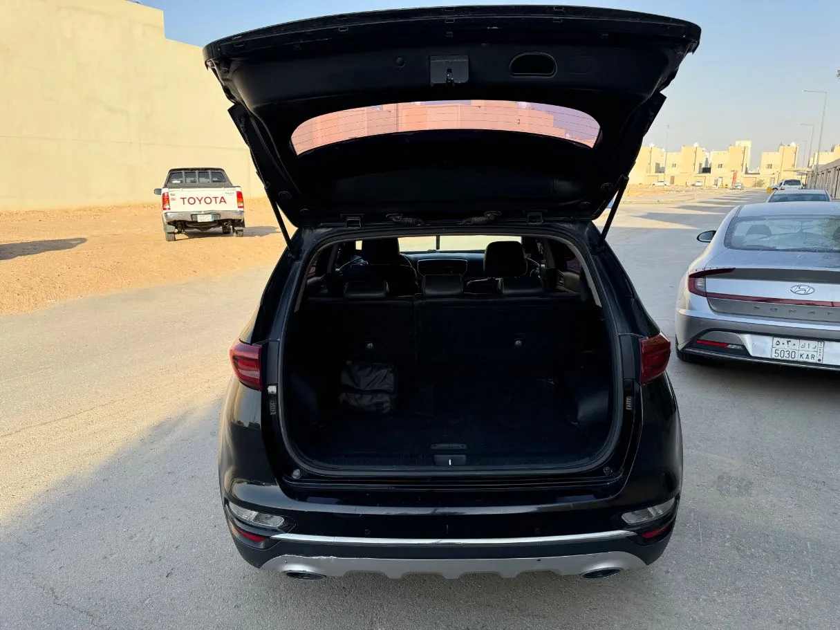 Car image 20