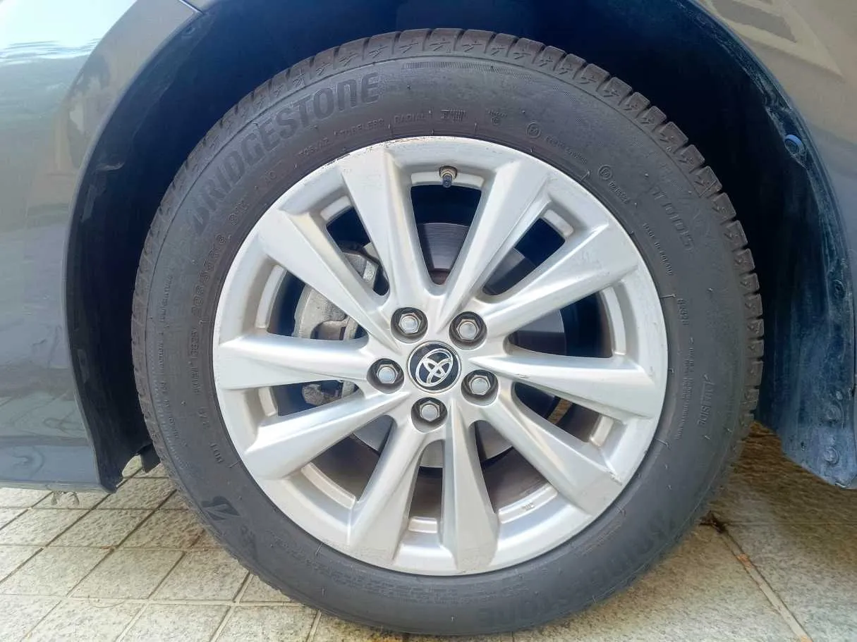 Car image 10
