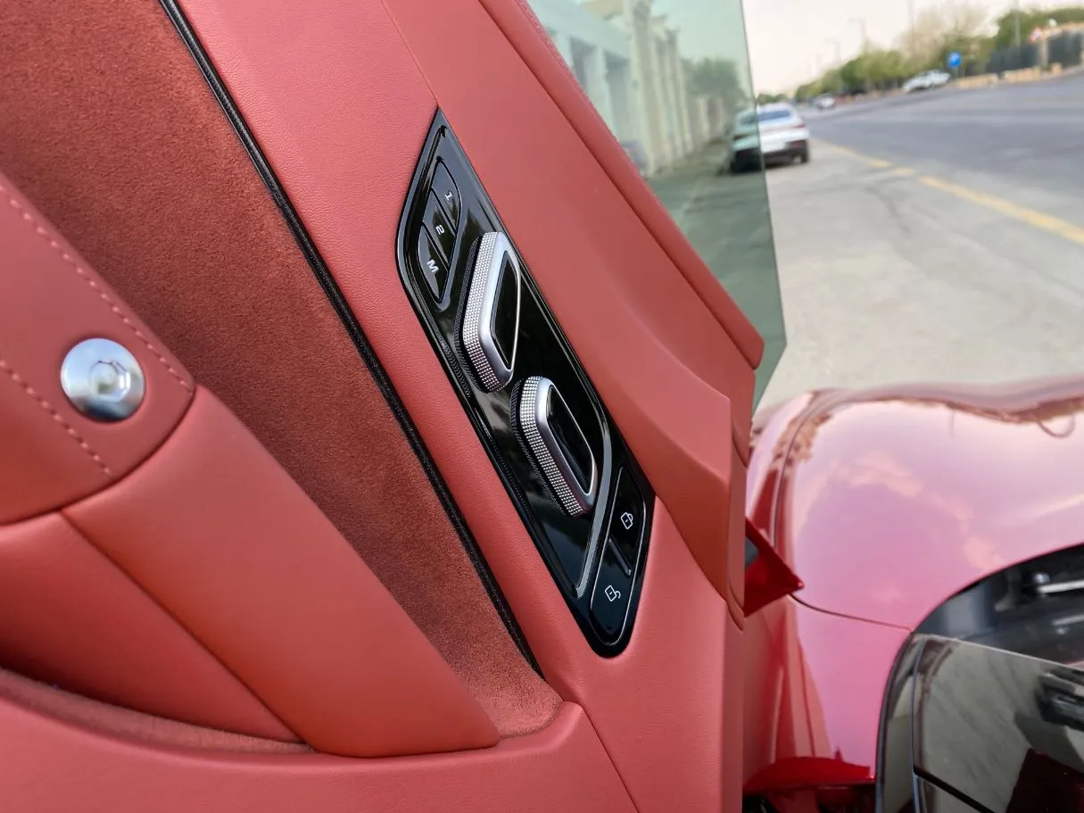 Car image 27