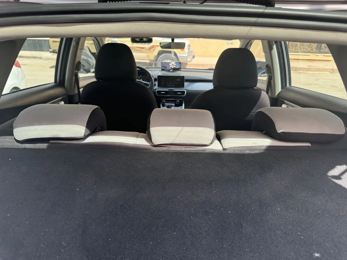 Car image 17