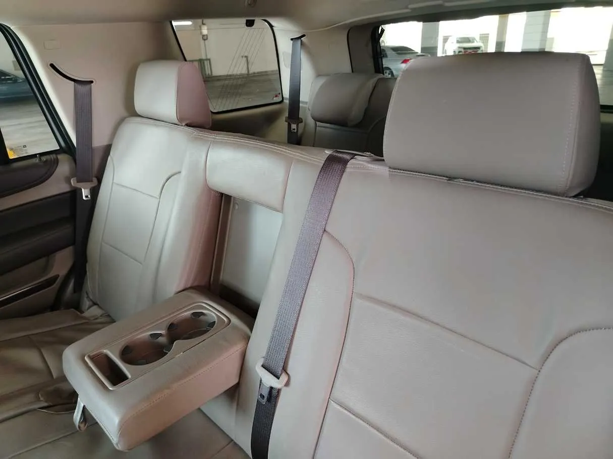 Car image 19