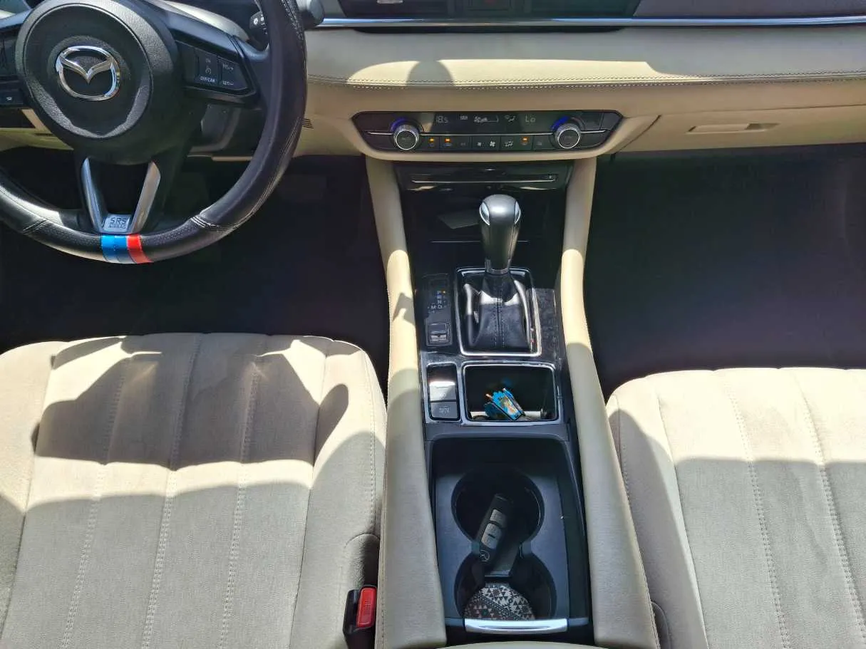 Car image 15