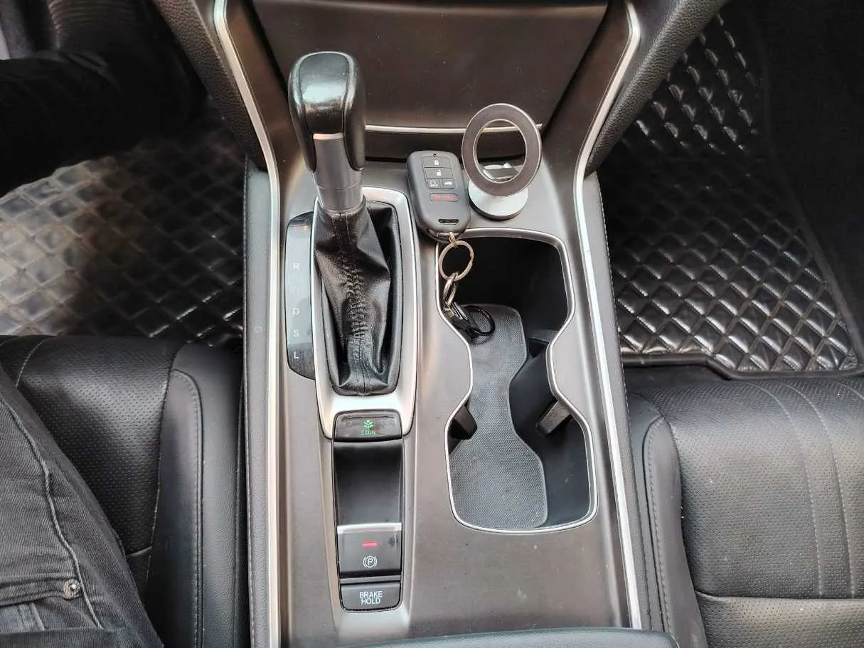 Car image 23