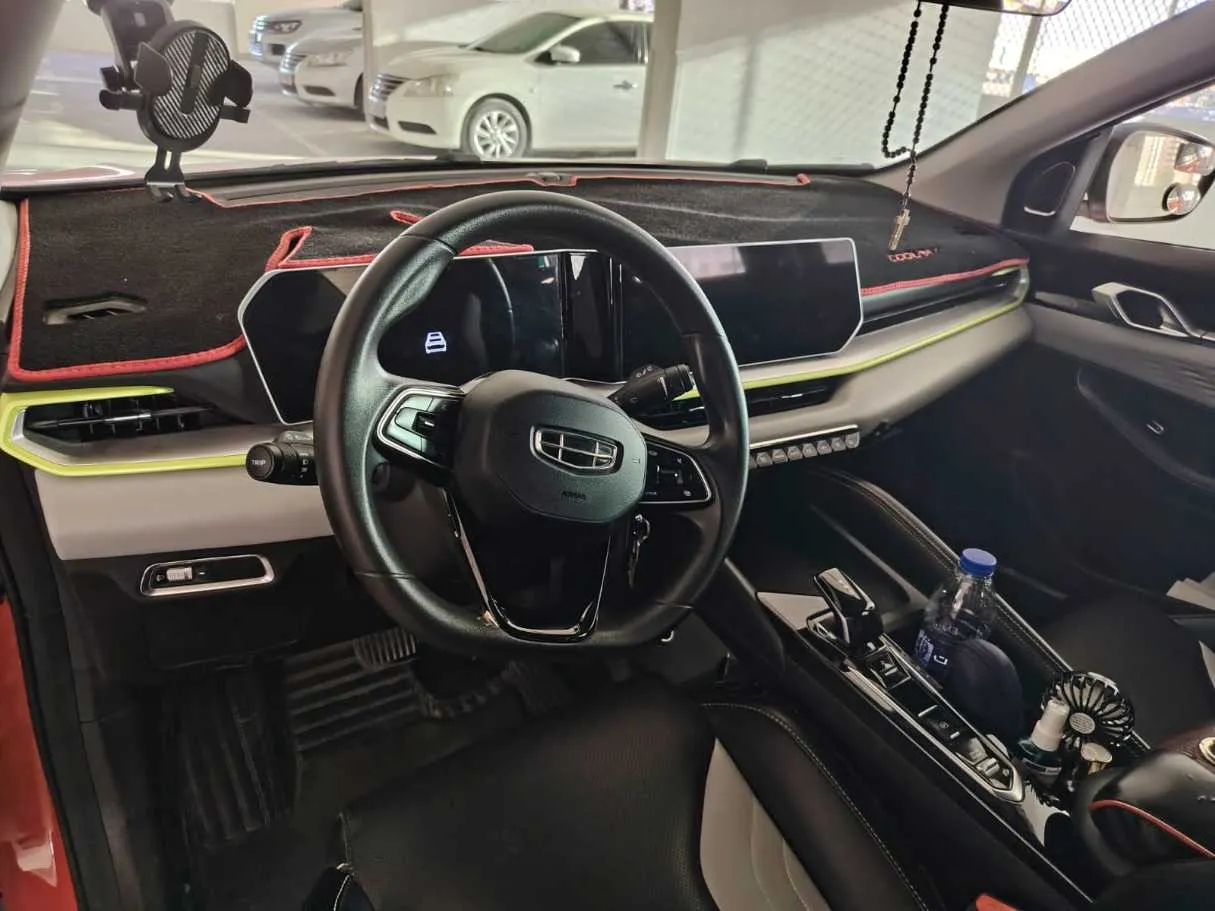 Car image 11
