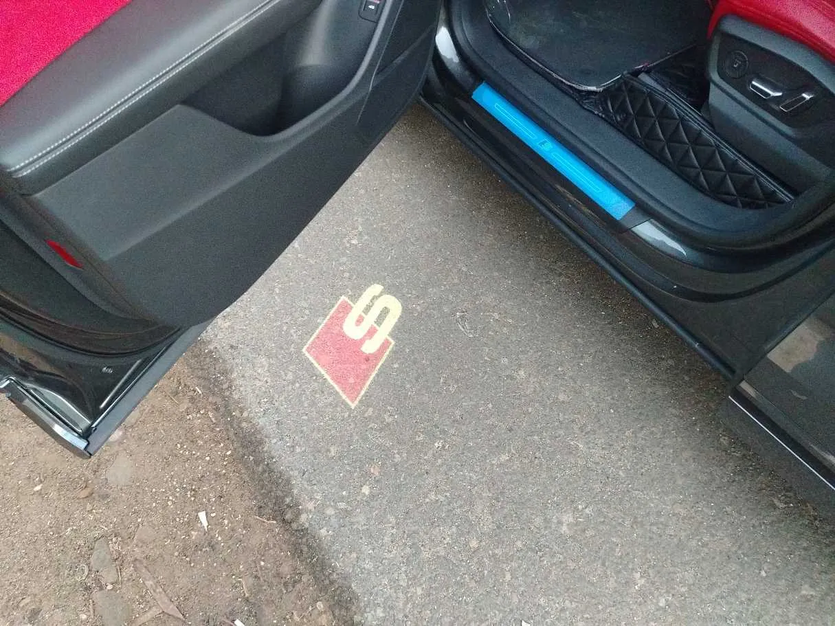 Car image 37