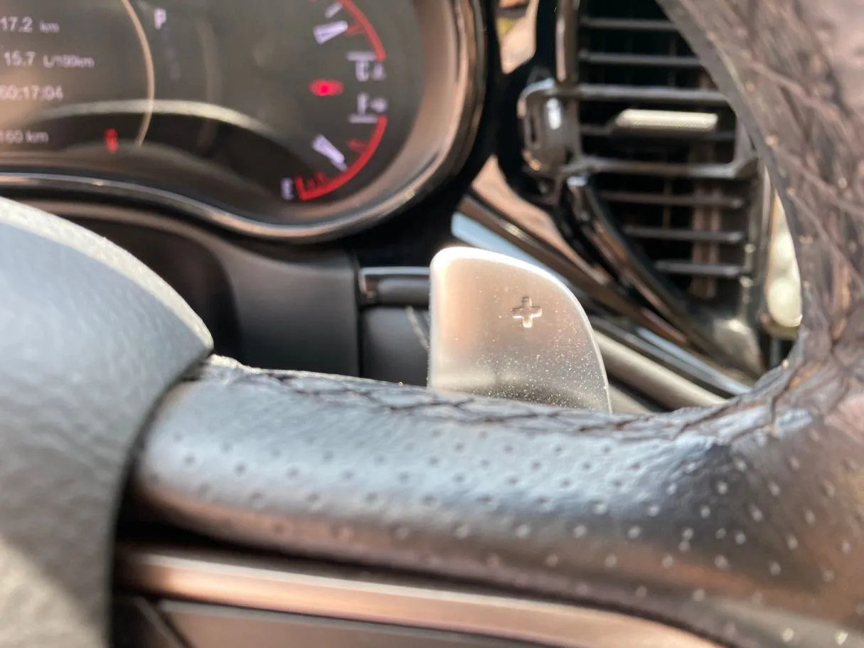 Car image 24
