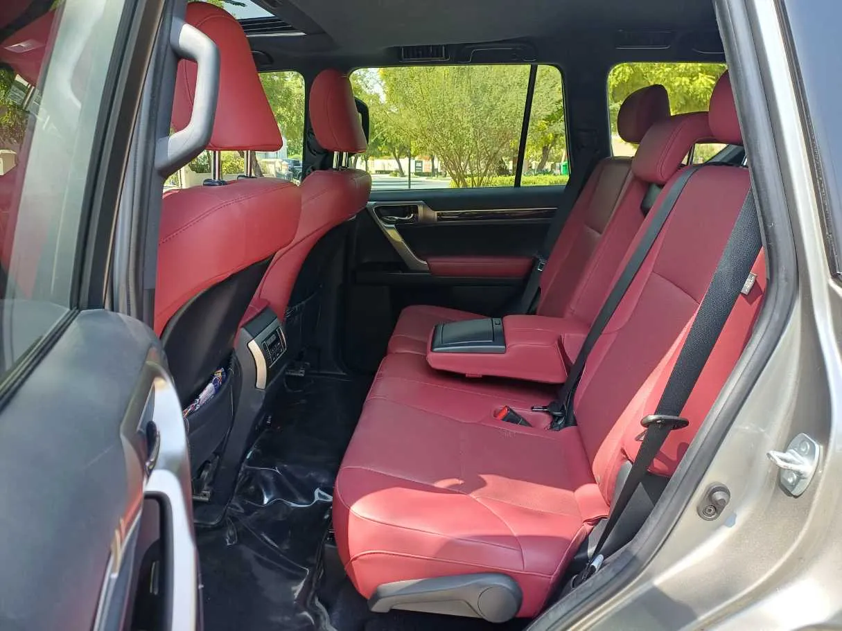 Car image 13