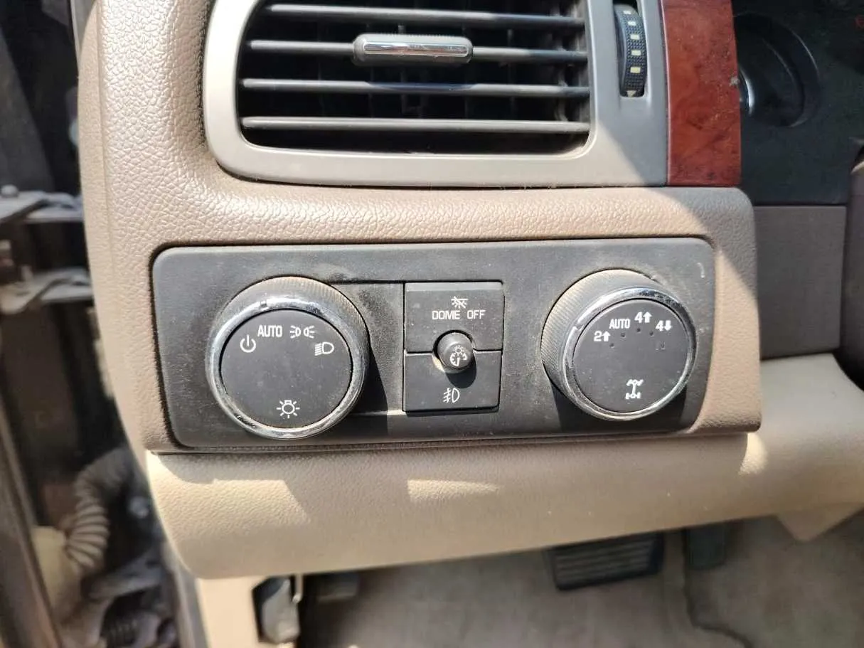 Car image 30
