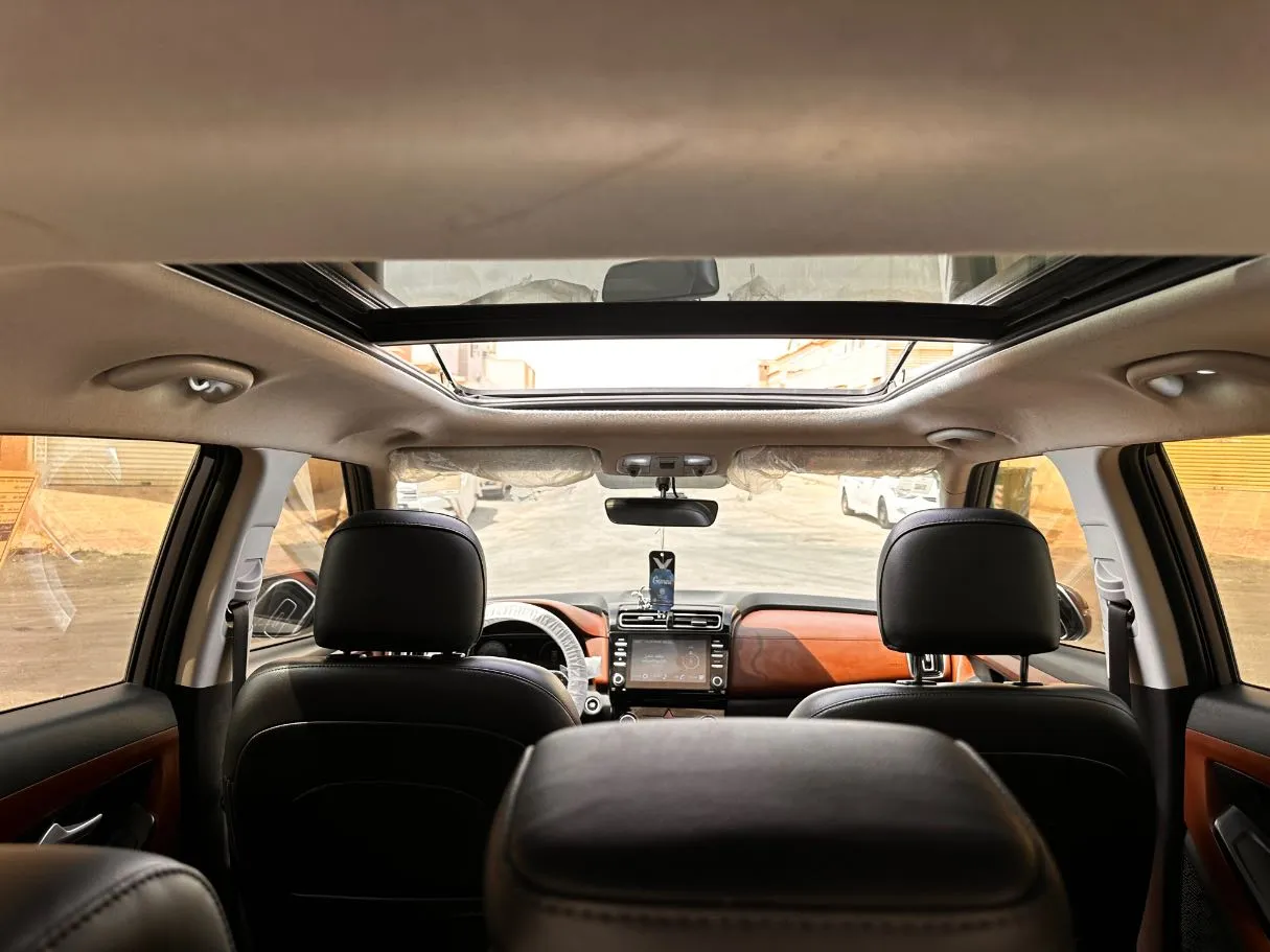 Car image 23