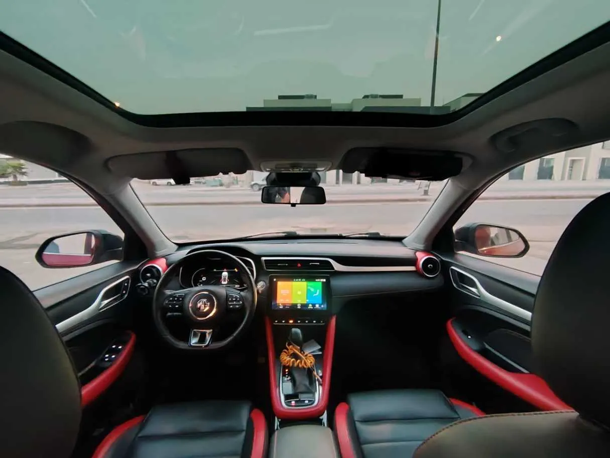 Car image 17