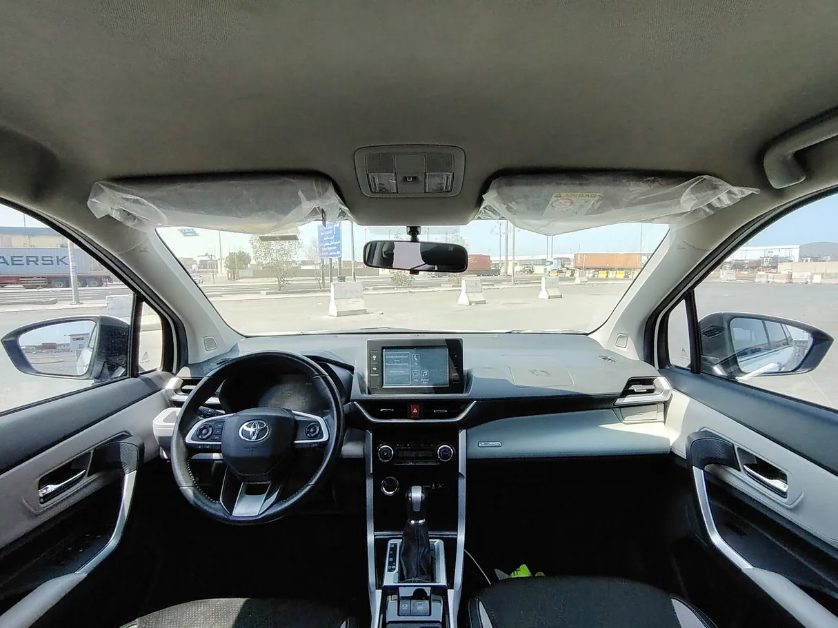 Car image 17