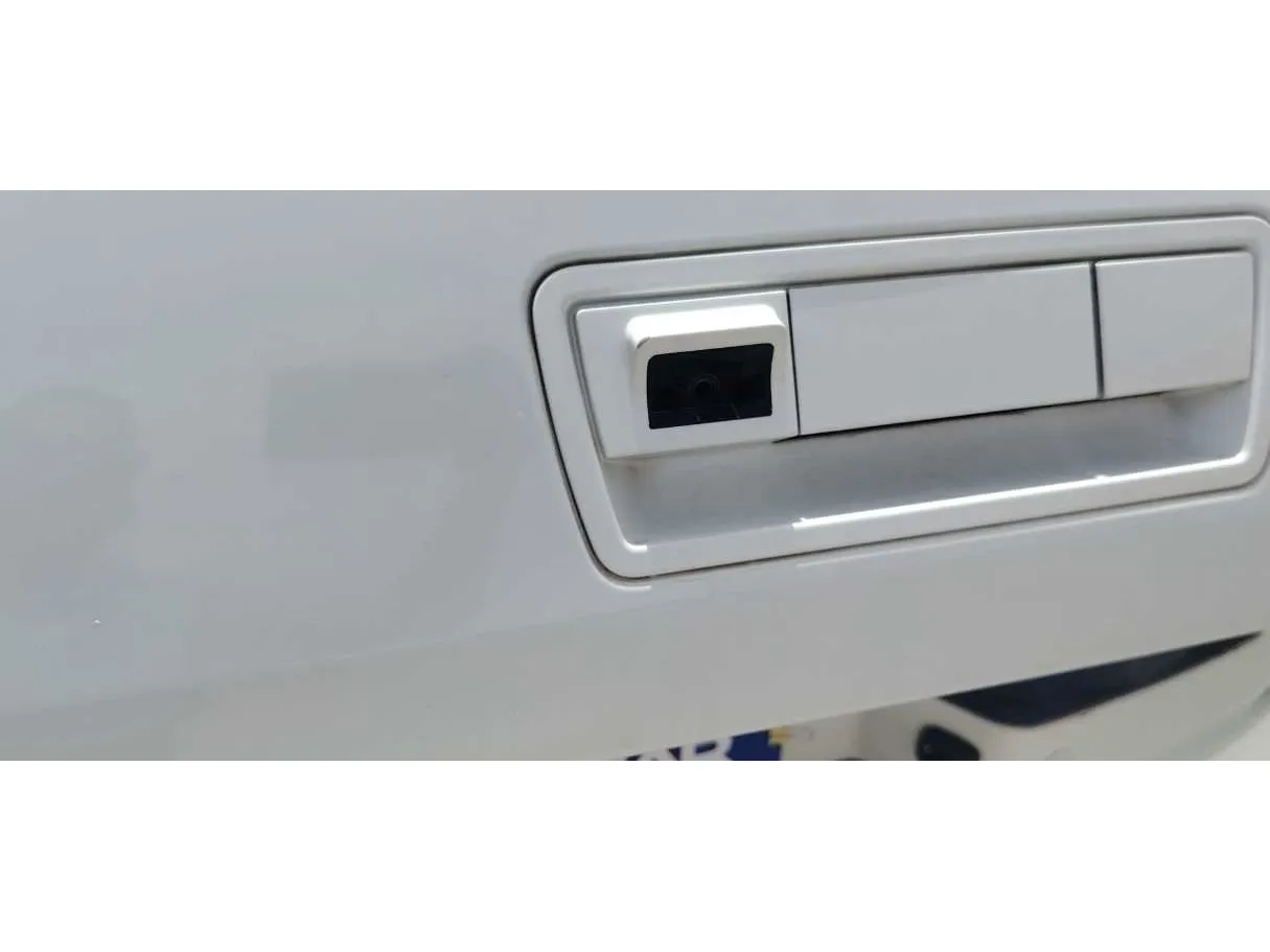 Car image 33
