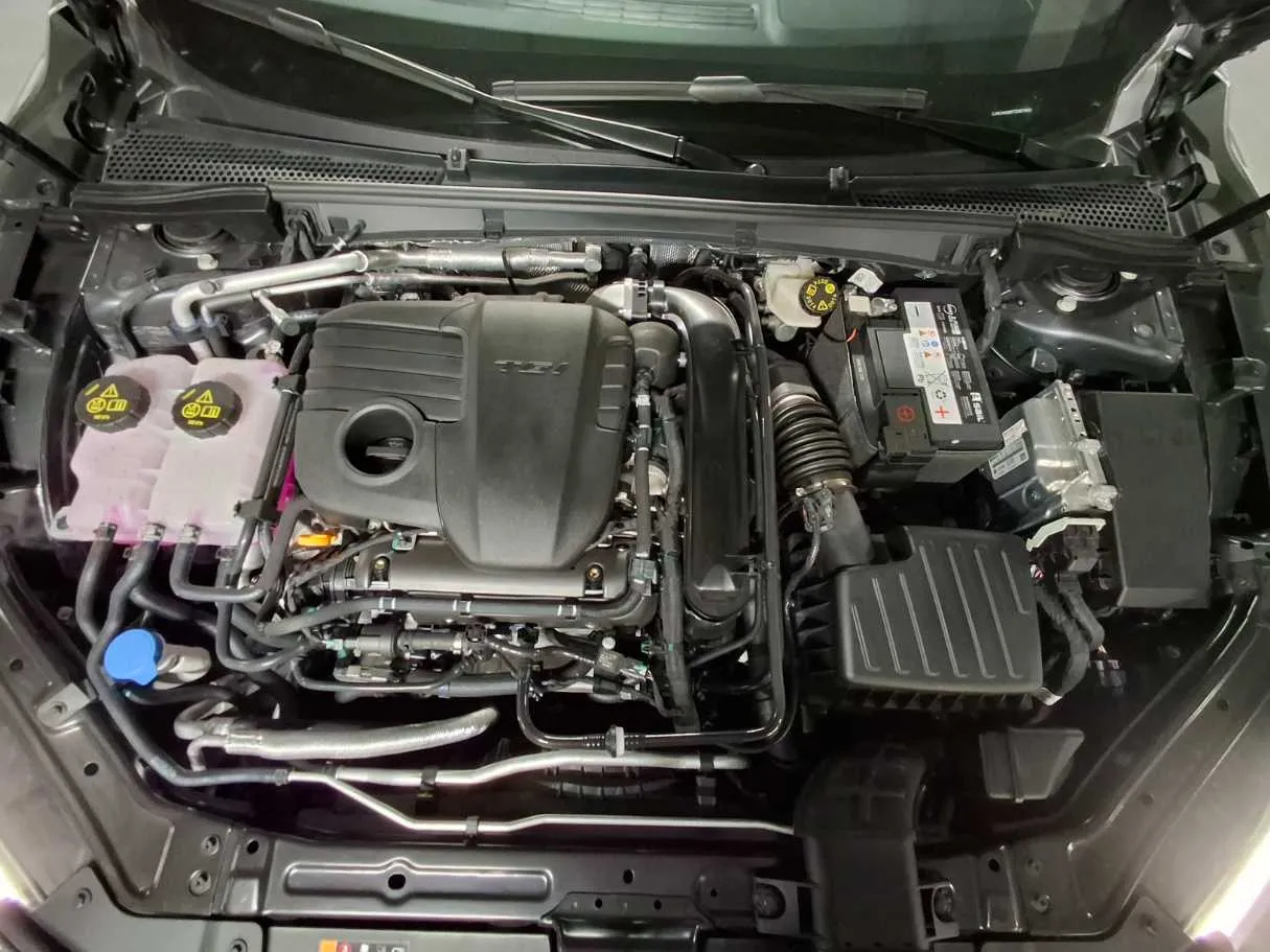 Car image 21