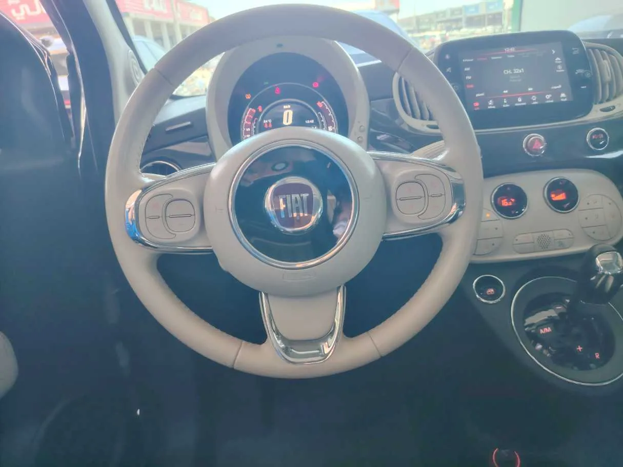 Car image 15