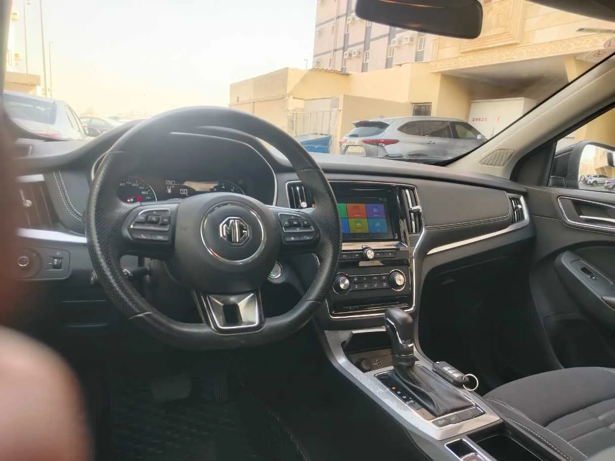 Car image 16