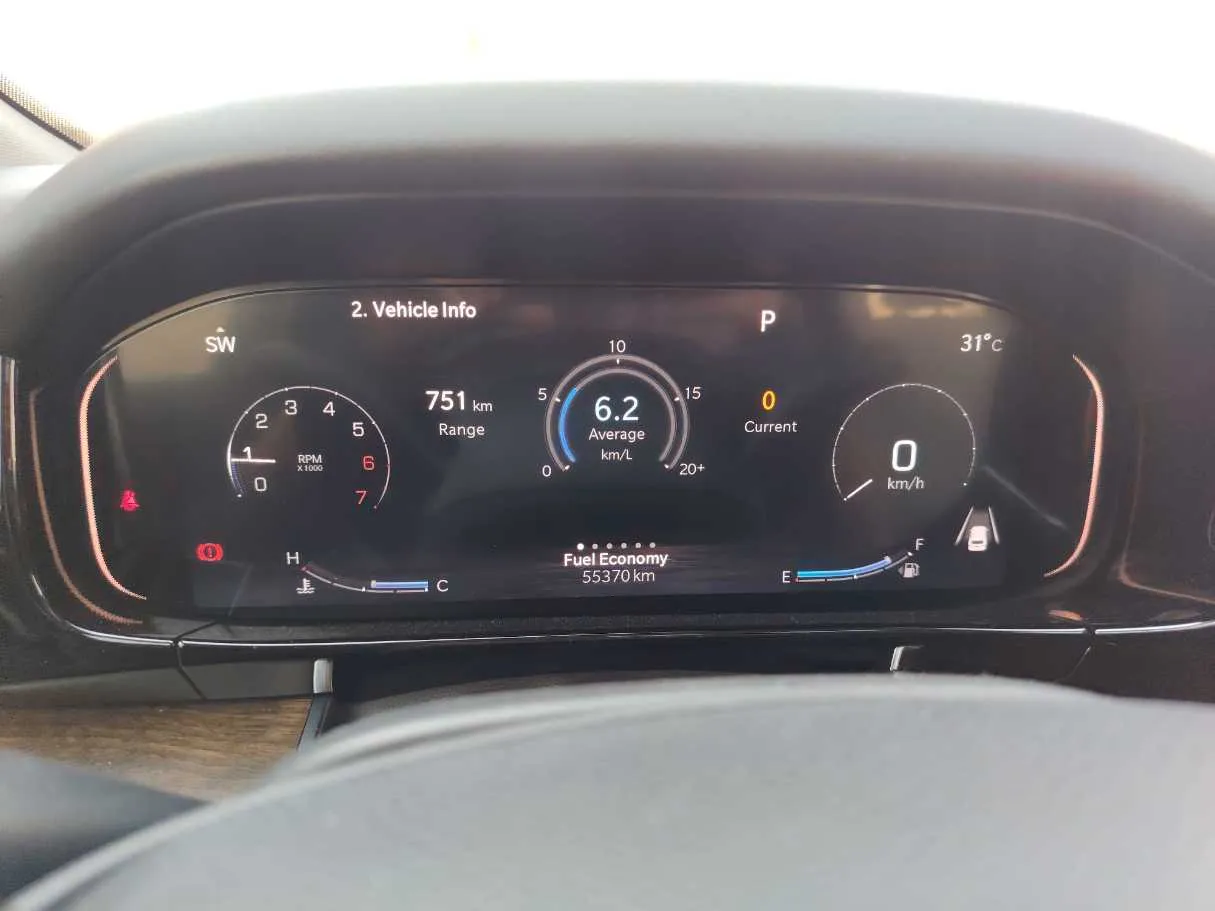 Car image 26