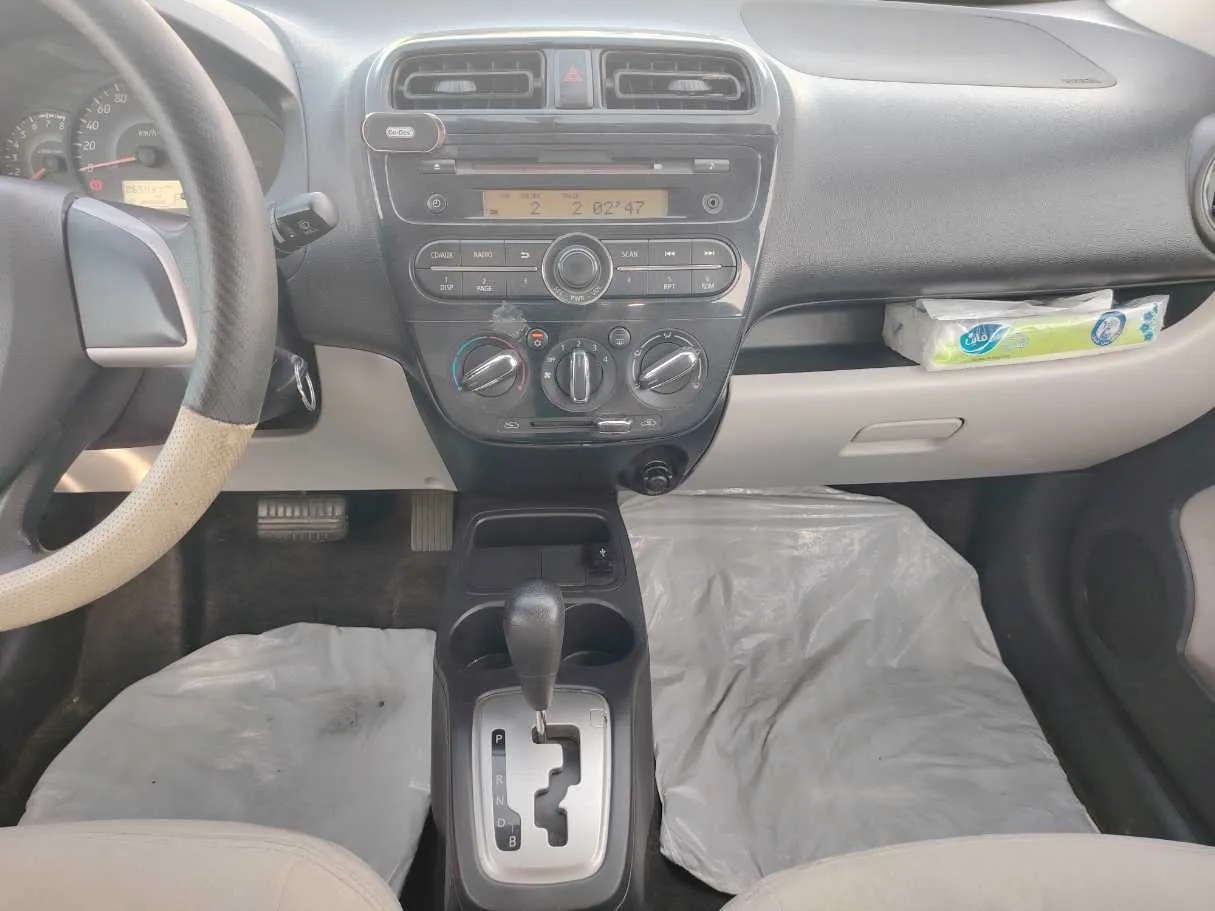 Car image 18