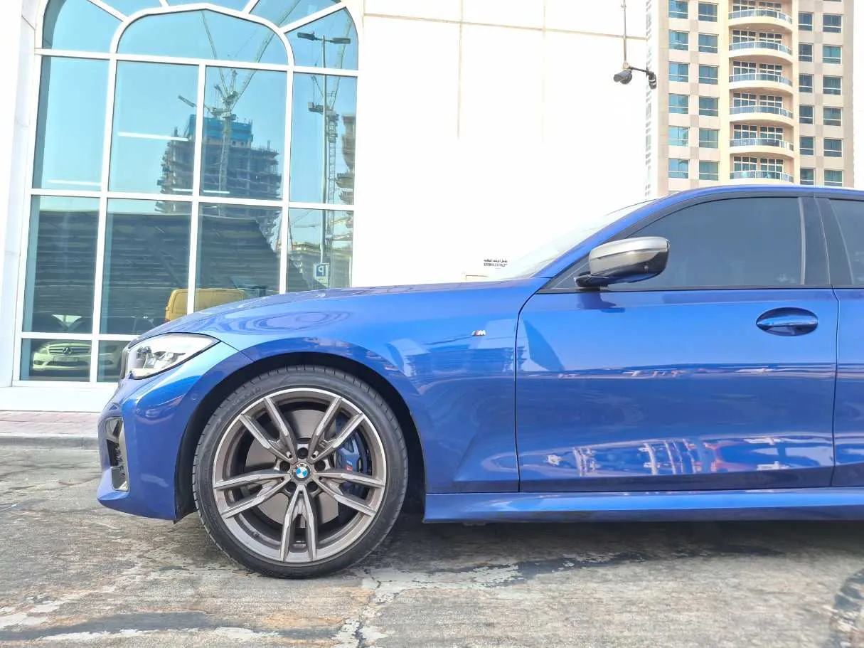 Car image 9