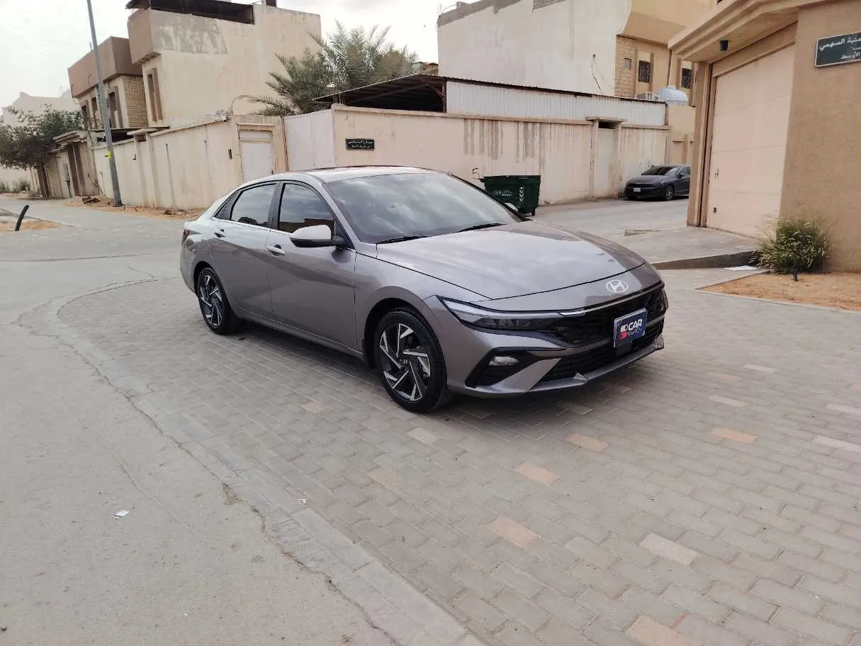 Car image 3