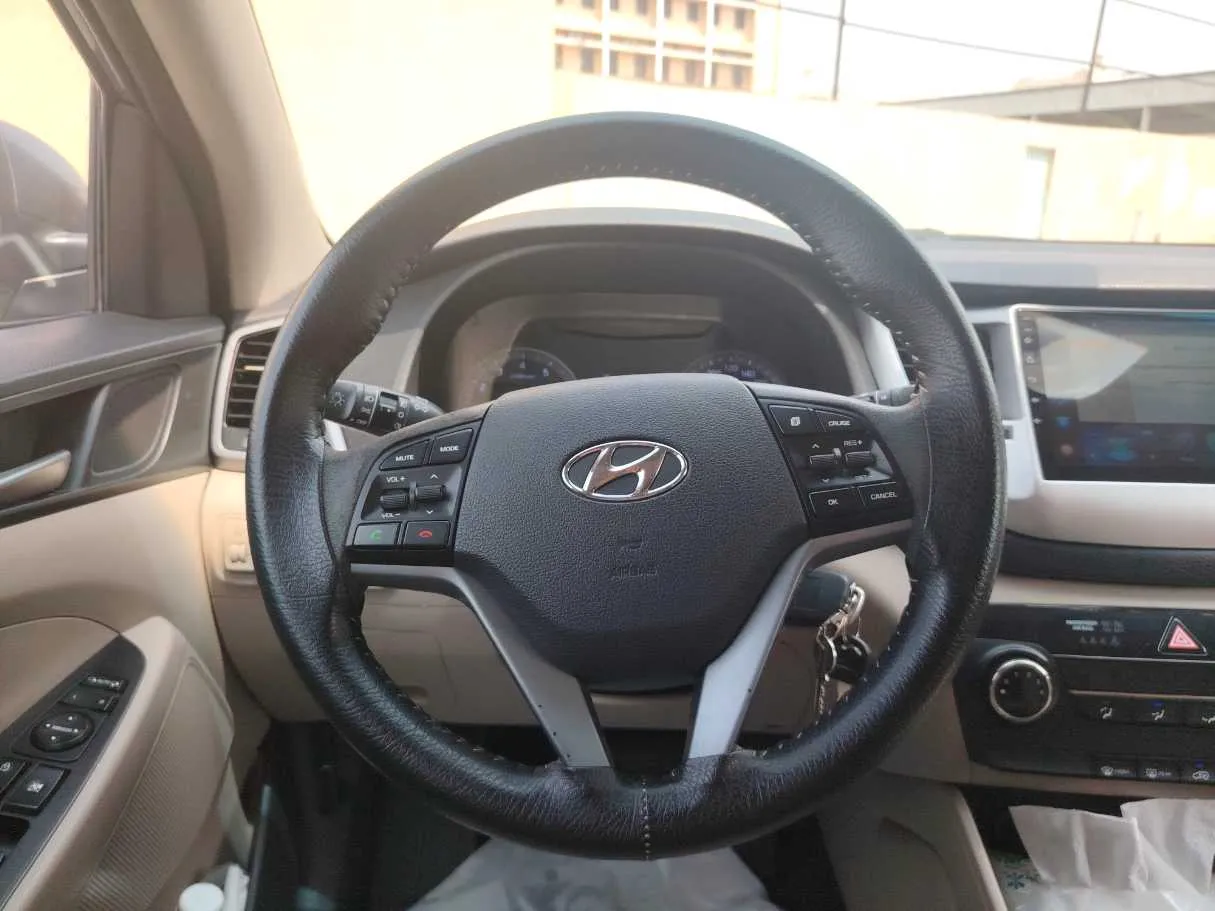 Car image 21
