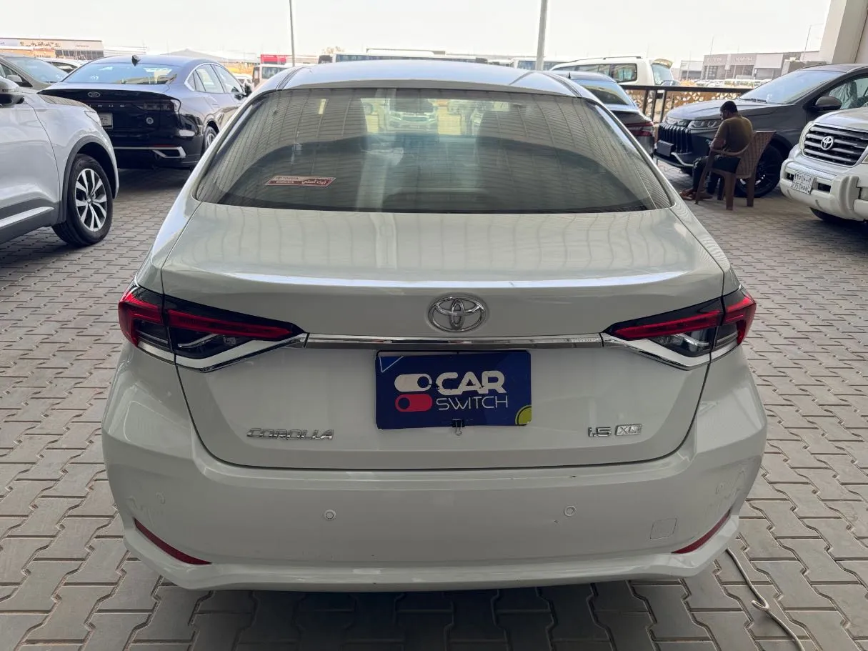 Car image 4