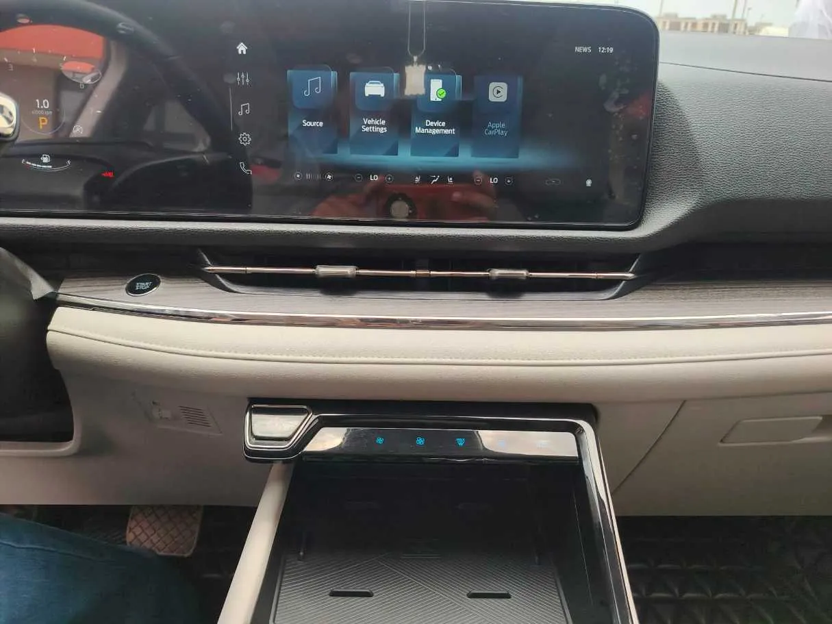 Car image 24