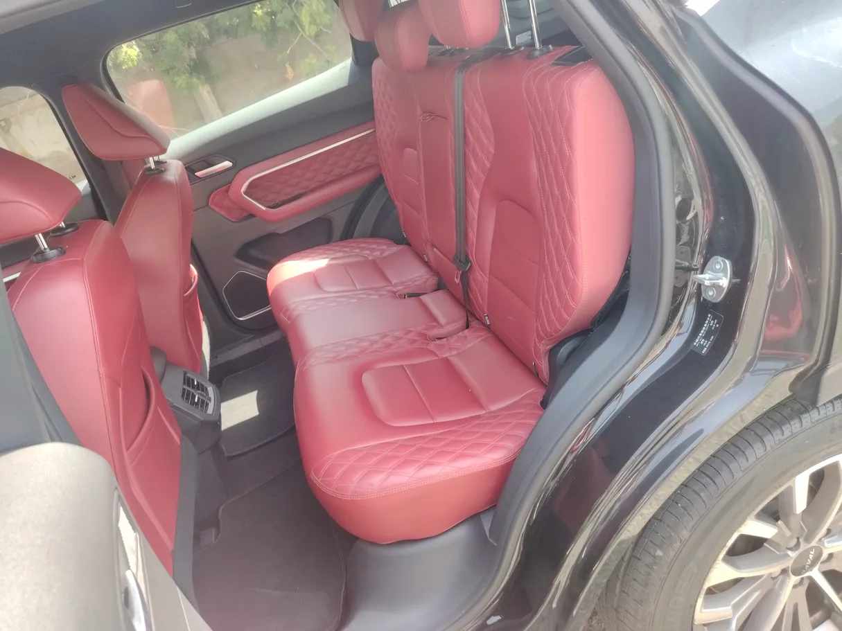 Car image 16