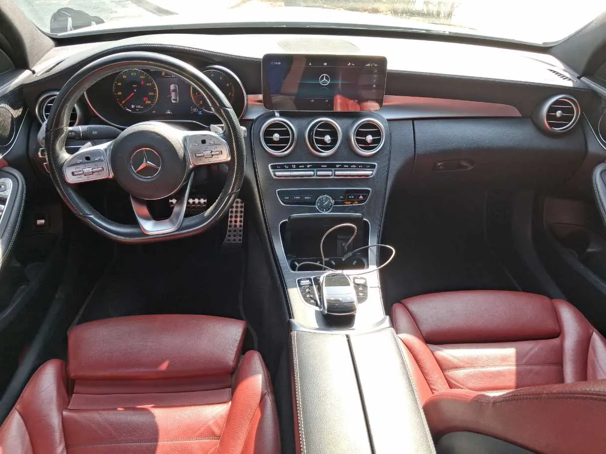 Car image 18
