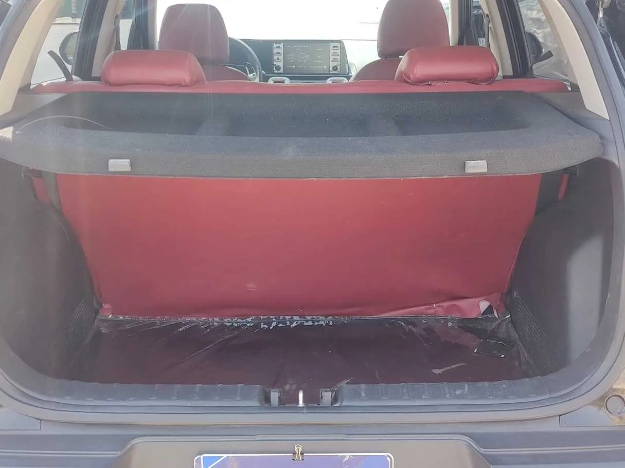 Car image 26