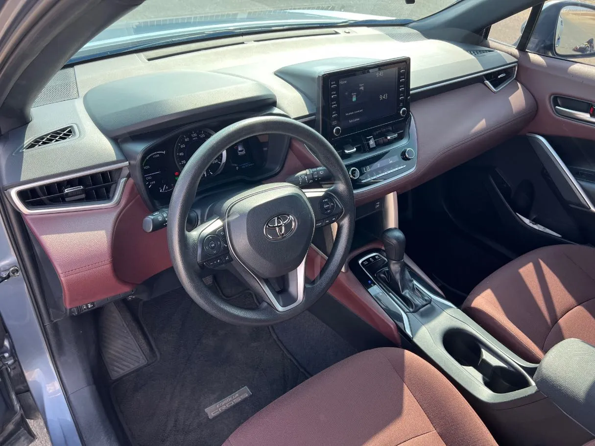 Car image 12